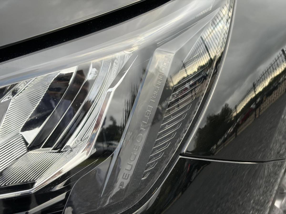 Peugeot 208 Peugeot 208 1.2 PureTech Blue Lease Active ✓102pk✓2e Eigenaar✓Trekhaak✓Navi✓Carplay✓6 Bak✓Dealer Onderhouden✓Lm velgen✓Rijstrooksensor✓Pdc✓N.A.P✓Clima✓Cruise✓Weinig km✓Apk tot 09-2027