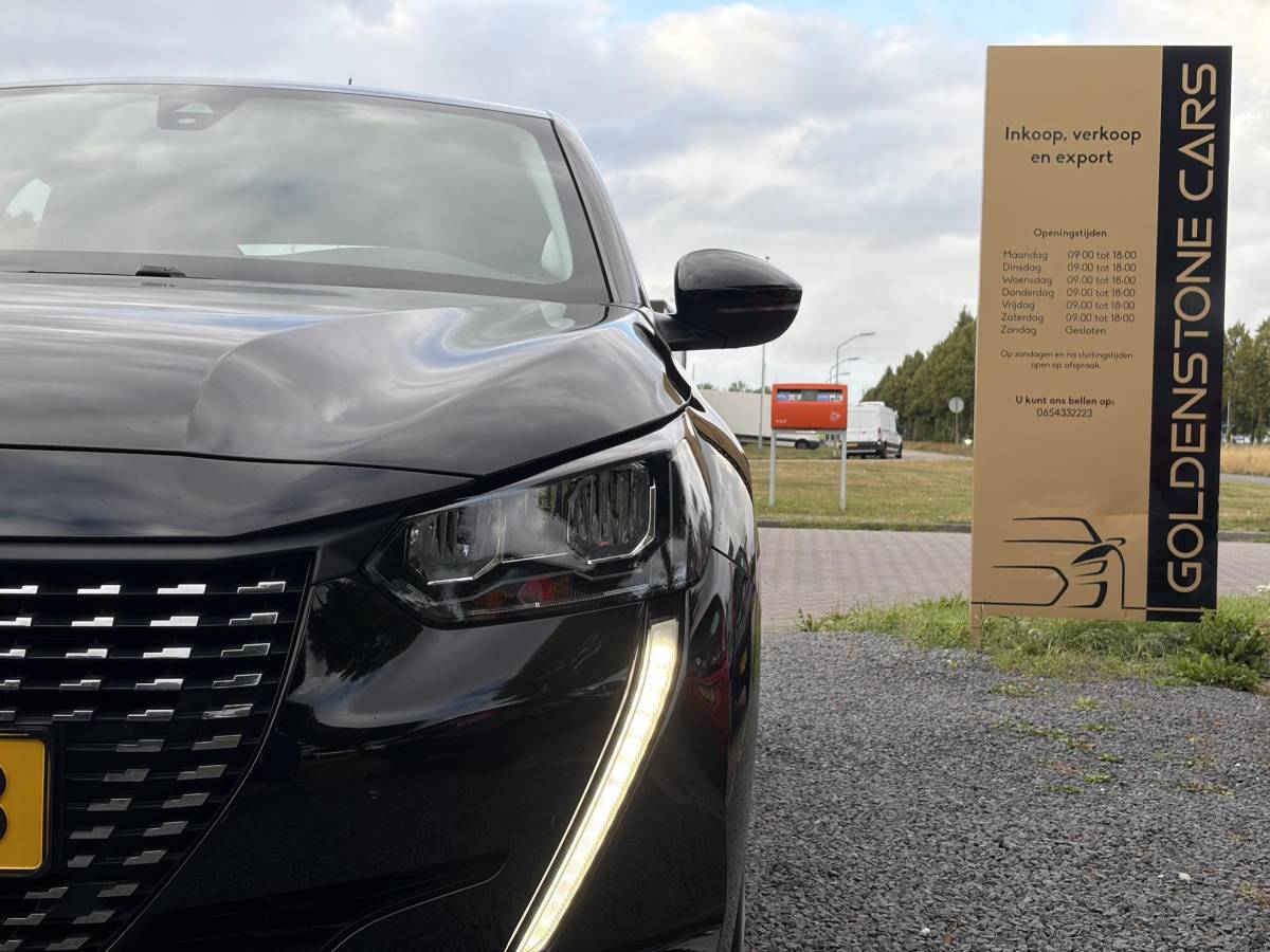 Peugeot 208 Peugeot 208 1.2 PureTech Blue Lease Active ✓102pk✓2e Eigenaar✓Trekhaak✓Navi✓Carplay✓6 Bak✓Dealer Onderhouden✓Lm velgen✓Rijstrooksensor✓Pdc✓N.A.P✓Clima✓Cruise✓Weinig km✓Apk tot 09-2027