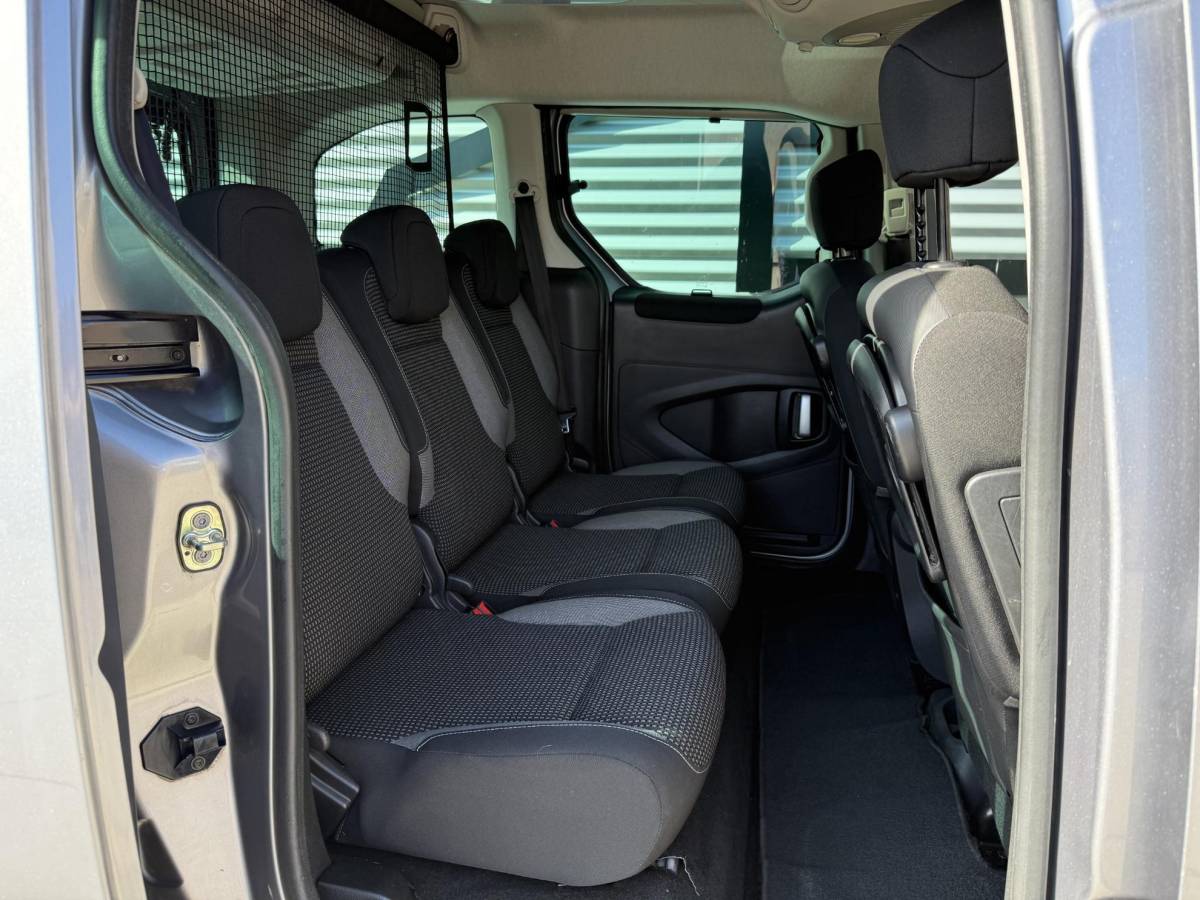 Peugeot Partner Peugeot Partner Tepee 1.2 PureTech Active 1e Eigenaar|Navi|Camera|Pano|PDC|Clima|Cruise|Stoelverwarming|D-riem vv in 2022|APK tot 04-2027