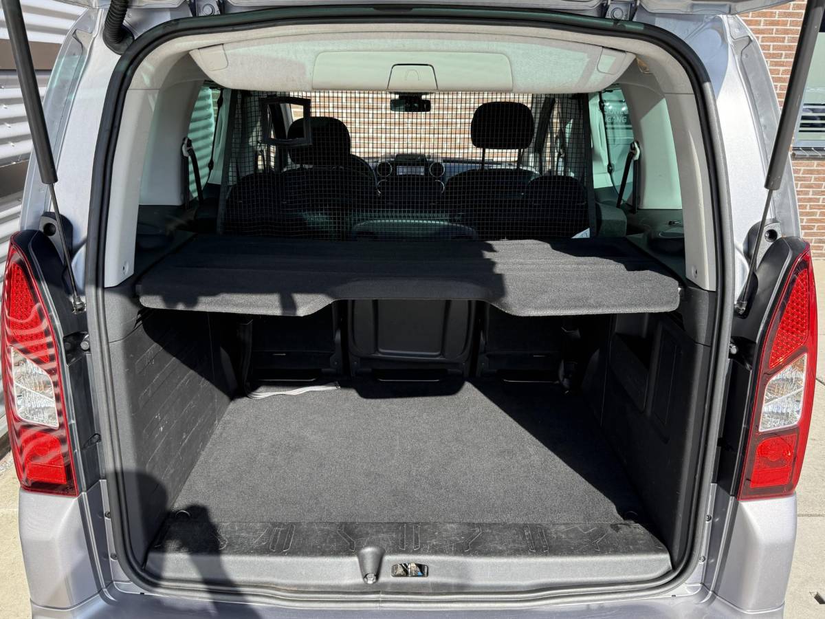 Peugeot Partner Peugeot Partner Tepee 1.2 PureTech Active 1e Eigenaar|Navi|Camera|Pano|PDC|Clima|Cruise|Stoelverwarming|D-riem vv in 2022|APK tot 04-2027