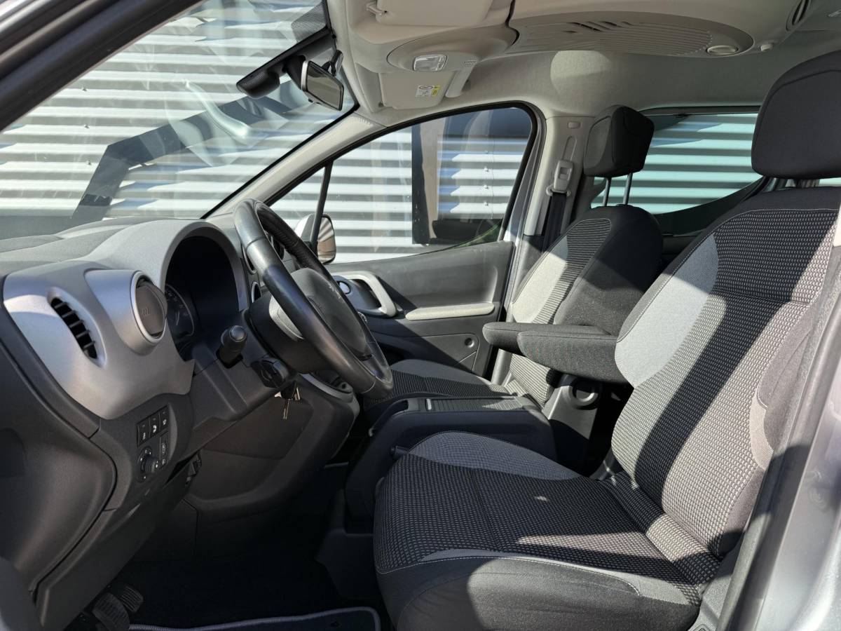 Peugeot Partner Peugeot Partner Tepee 1.2 PureTech Active 1e Eigenaar|Navi|Camera|Pano|PDC|Clima|Cruise|Stoelverwarming|D-riem vv in 2022|APK tot 04-2027
