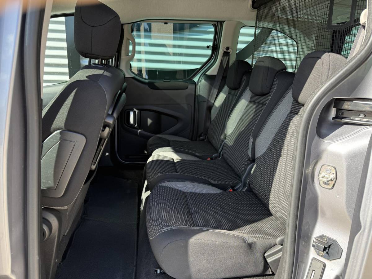 Peugeot Partner Peugeot Partner Tepee 1.2 PureTech Active 1e Eigenaar|Navi|Camera|Pano|PDC|Clima|Cruise|Stoelverwarming|D-riem vv in 2022|APK tot 04-2027