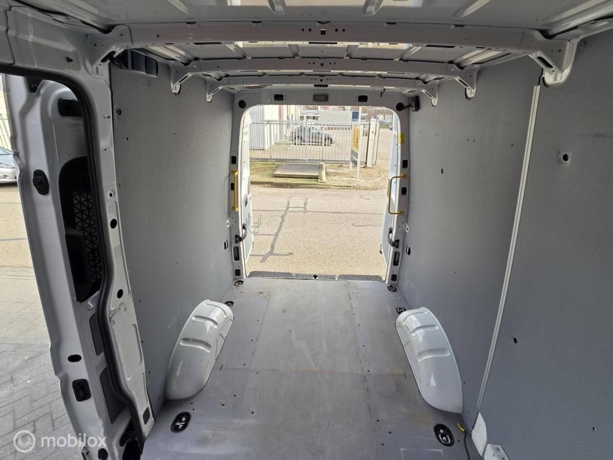 Volkswagen Crafter Volkswagen Crafter 35 2.0 TDI L3H3 140PK✅Camera✅standkachel