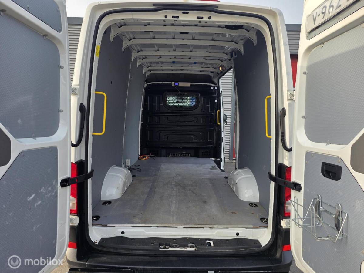 Volkswagen Crafter Volkswagen Crafter 35 2.0 TDI L3H3 140PK✅Camera✅standkachel