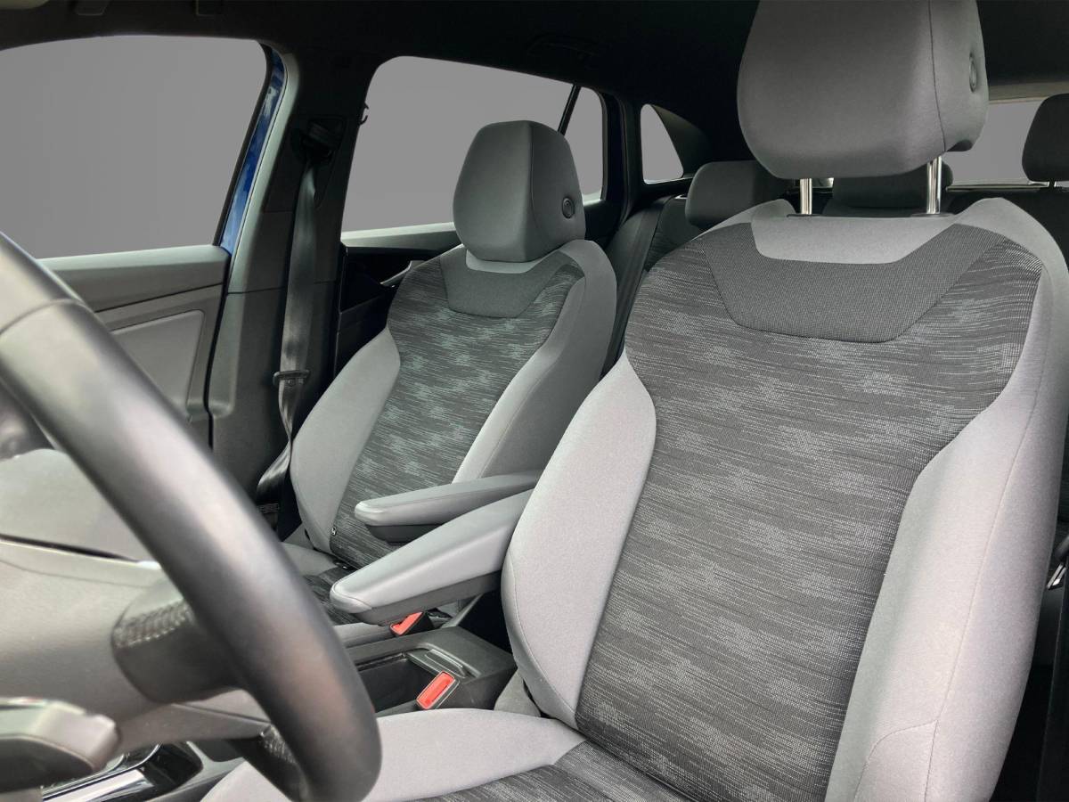 Volkswagen ID.4 Volkswagen ID.4 Pro Advantage 77kWh 174PK · Apple Carplay/Android Auto · Stoelverwarming · Parkeersensoren · Fabrieksgarantie t/m 28-12-2027 of 100.000Km