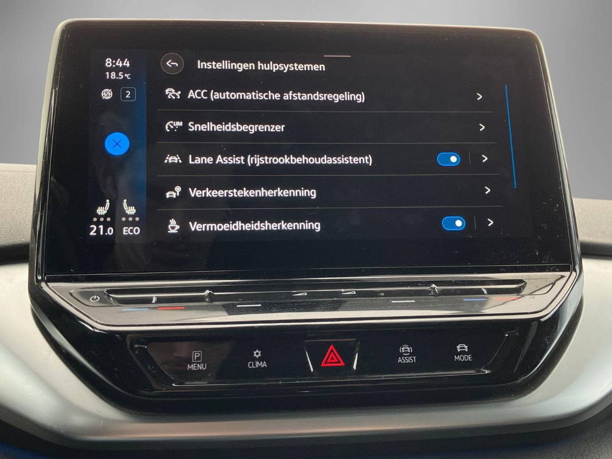 Volkswagen ID.4 Volkswagen ID.4 Pro Advantage 77kWh 174PK · Apple Carplay/Android Auto · Stoelverwarming · Parkeersensoren · Fabrieksgarantie t/m 28-12-2027 of 100.000Km