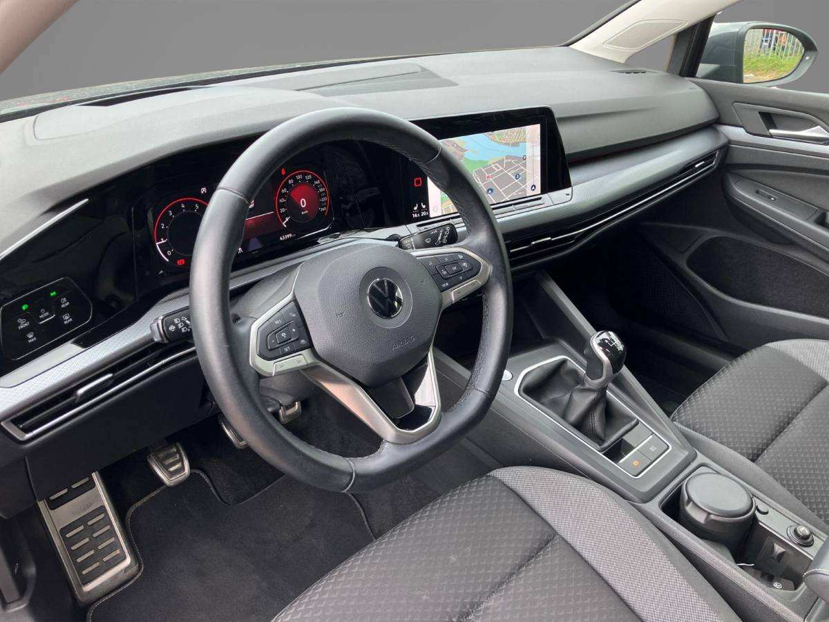 Volkswagen Golf Volkswagen Golf 1.5TSI/150PK Active · Navigatie · Camera + Parkeersensoren · Apple Carplay/Android Auto · Garantie t/m 08-12-2027 of 100.000km