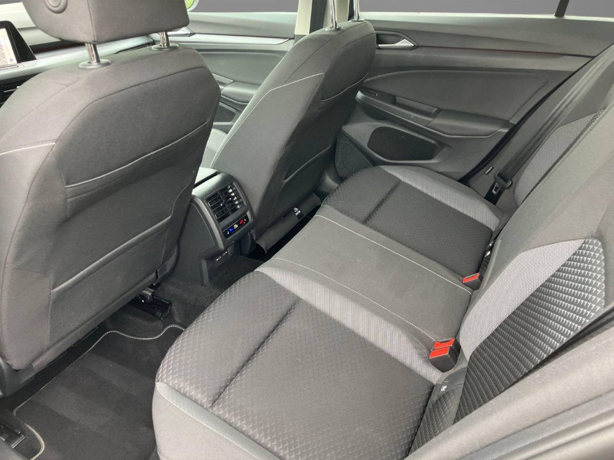 Volkswagen Golf Volkswagen Golf 1.5TSI/150PK Active · Navigatie · Camera + Parkeersensoren · Apple Carplay/Android Auto · Garantie t/m 08-12-2027 of 100.000km