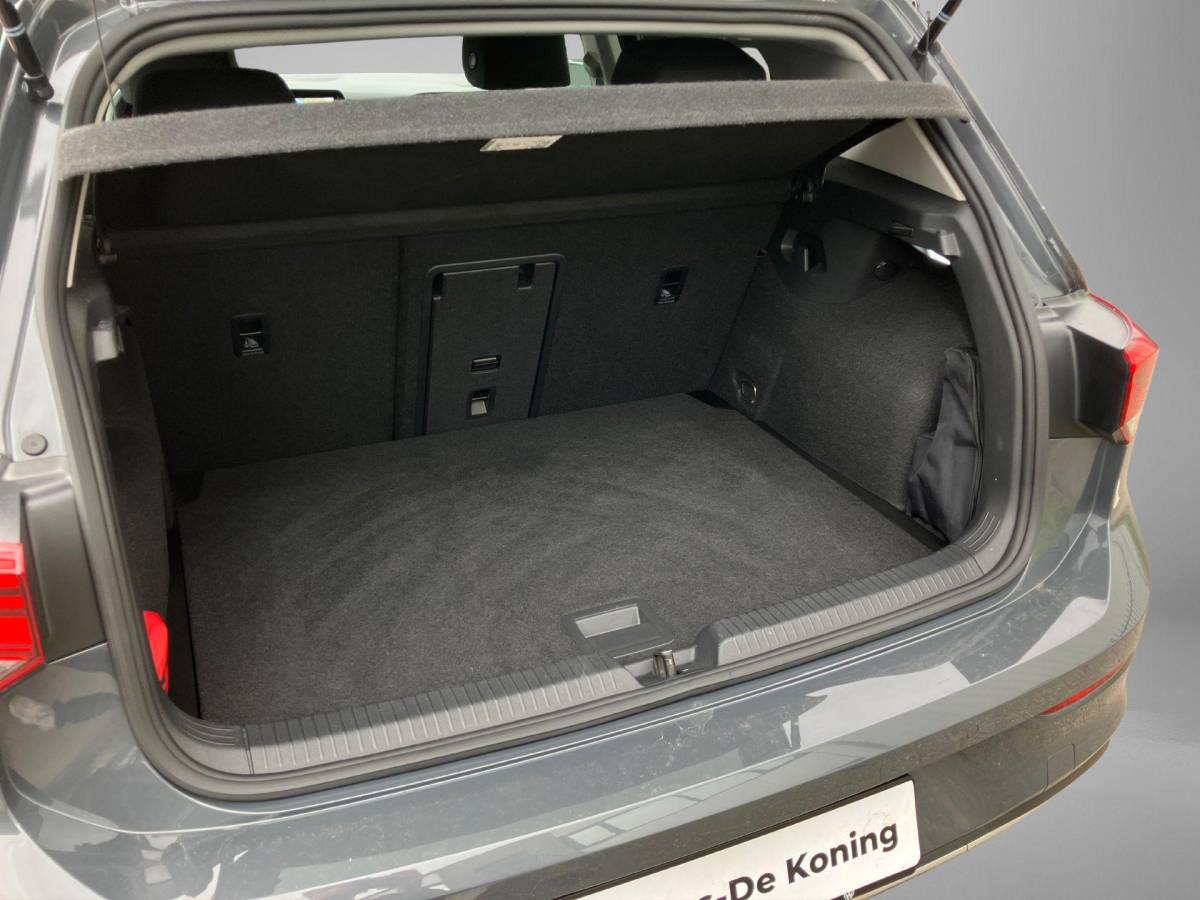 Volkswagen Golf Volkswagen Golf 1.5TSI/150PK Active · Navigatie · Camera + Parkeersensoren · Apple Carplay/Android Auto · Garantie t/m 08-12-2027 of 100.000km