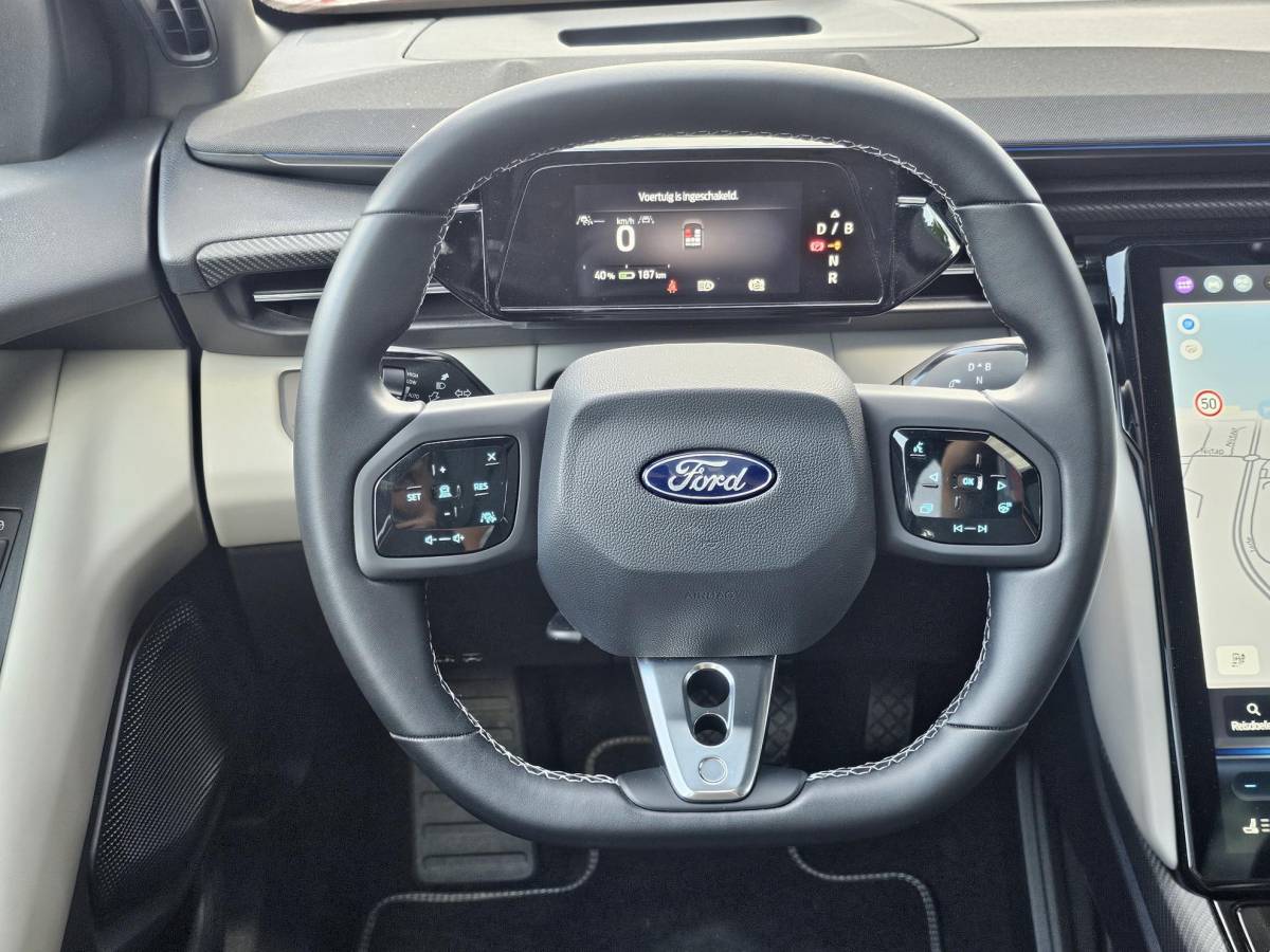 Ford Capri Ford Capri Premium Extended Range AWD 79 kWh 340pk | Driver Assistance Pack | Panoramadak