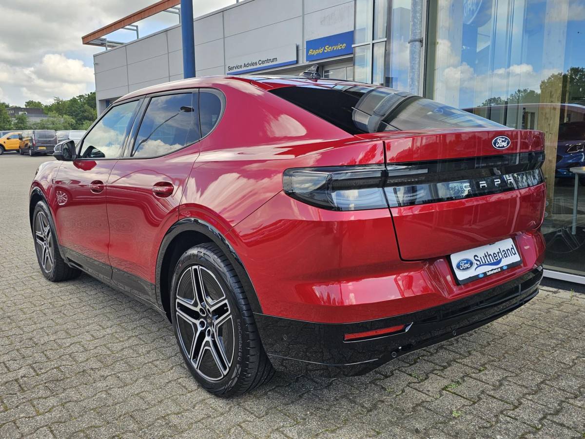 Ford Capri Ford Capri Premium Extended Range AWD 79 kWh 340pk | Driver Assistance Pack | Panoramadak
