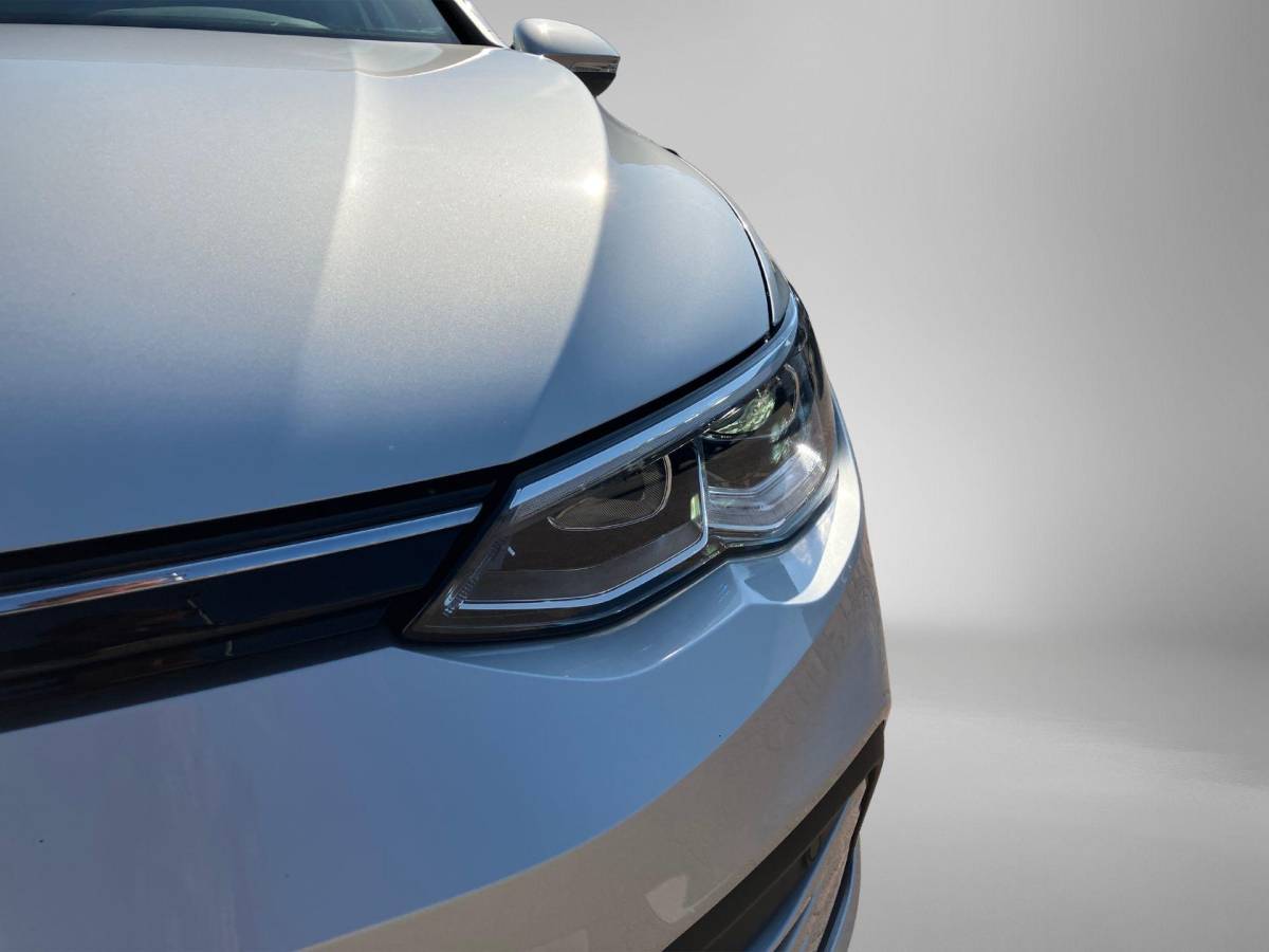 Volkswagen Golf Volkswagen Golf Variant 1.0eTSI/110PK Life DSG · Navigatie · Camera + Parkeersensoren · Apple/Android Car Play · Stoelverwarming · Elektrische stoelverstelling ·