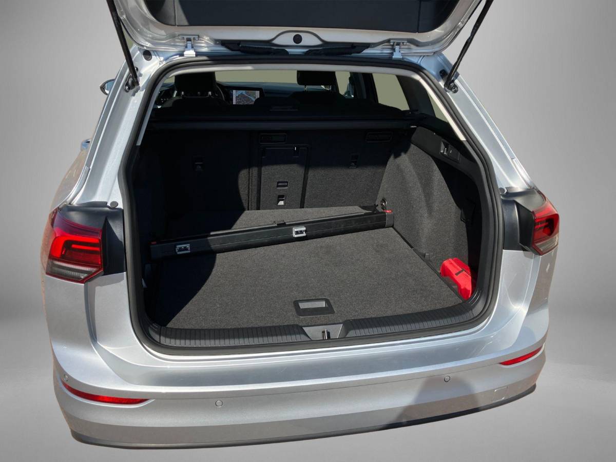 Volkswagen Golf Volkswagen Golf Variant 1.0eTSI/110PK Life DSG · Navigatie · Camera + Parkeersensoren · Apple/Android Car Play · Stoelverwarming · Elektrische stoelverstelling ·