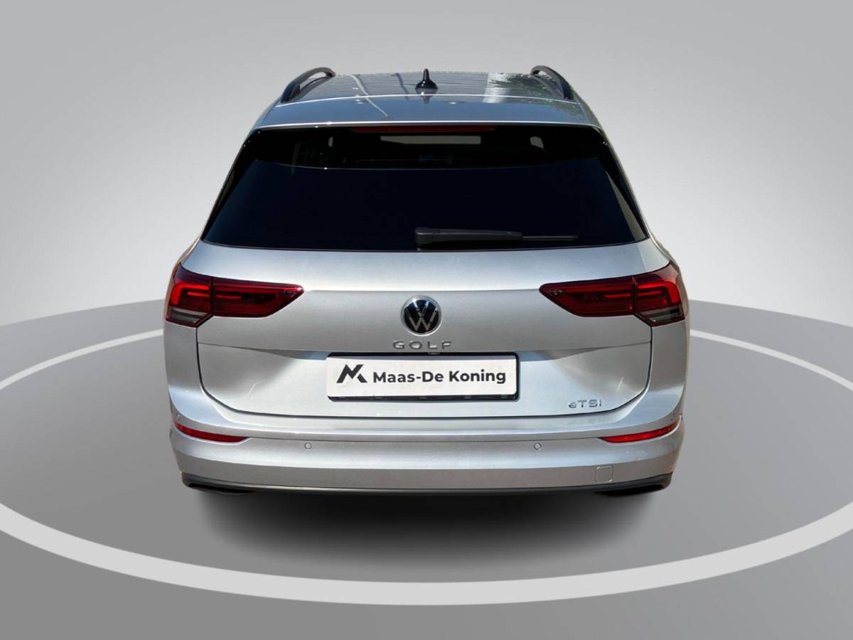 Volkswagen Golf Volkswagen Golf Variant 1.0eTSI/110PK Life DSG · Navigatie · Camera + Parkeersensoren · Apple/Android Car Play · Stoelverwarming · Elektrische stoelverstelling ·