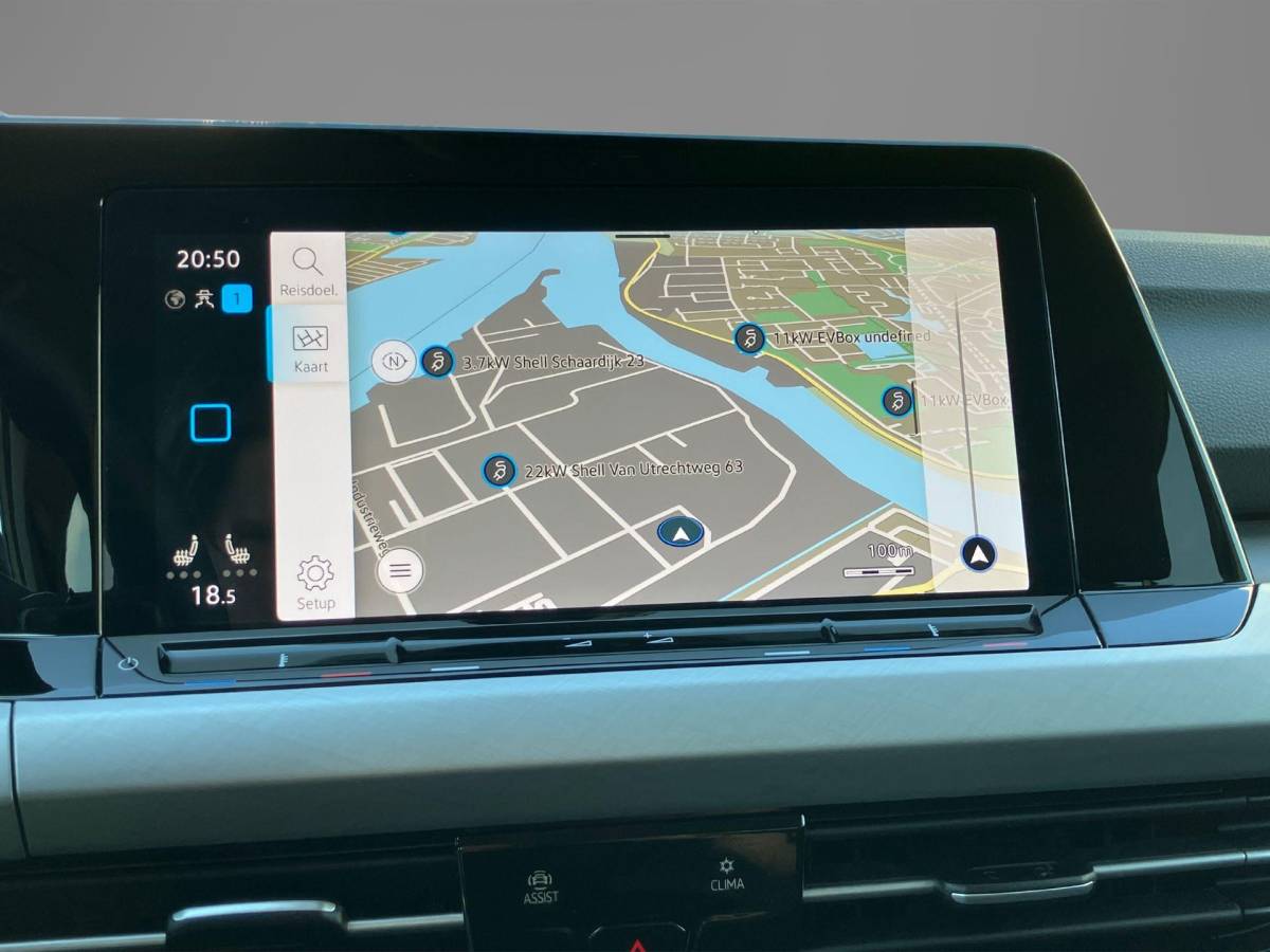 Volkswagen Golf Volkswagen Golf Variant 1.0eTSI/110PK Life DSG · Navigatie · Camera + Parkeersensoren · Apple/Android Car Play · Stoelverwarming · Elektrische stoelverstelling ·