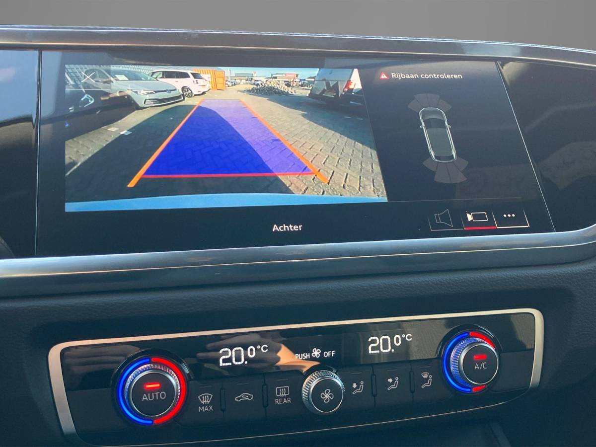 Audi Q3 Audi Q3 Sportback 45 TFSIe 180KW/245PK S Edition Panoramadak · Camera + parkeersensoren · Apple/Android Car Play ·