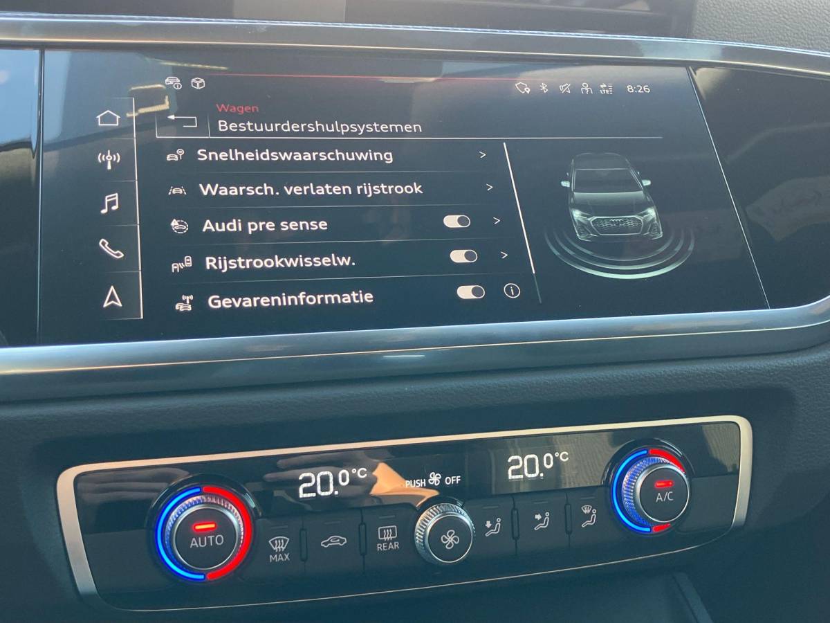 Audi Q3 Audi Q3 Sportback 45 TFSIe 180KW/245PK S Edition Panoramadak · Camera + parkeersensoren · Apple/Android Car Play ·