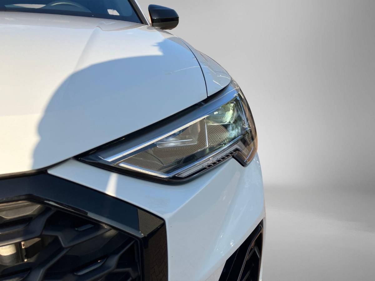 Audi Q3 Audi Q3 Sportback 45 TFSIe 180KW/245PK S Edition Panoramadak · Camera + parkeersensoren · Apple/Android Car Play ·