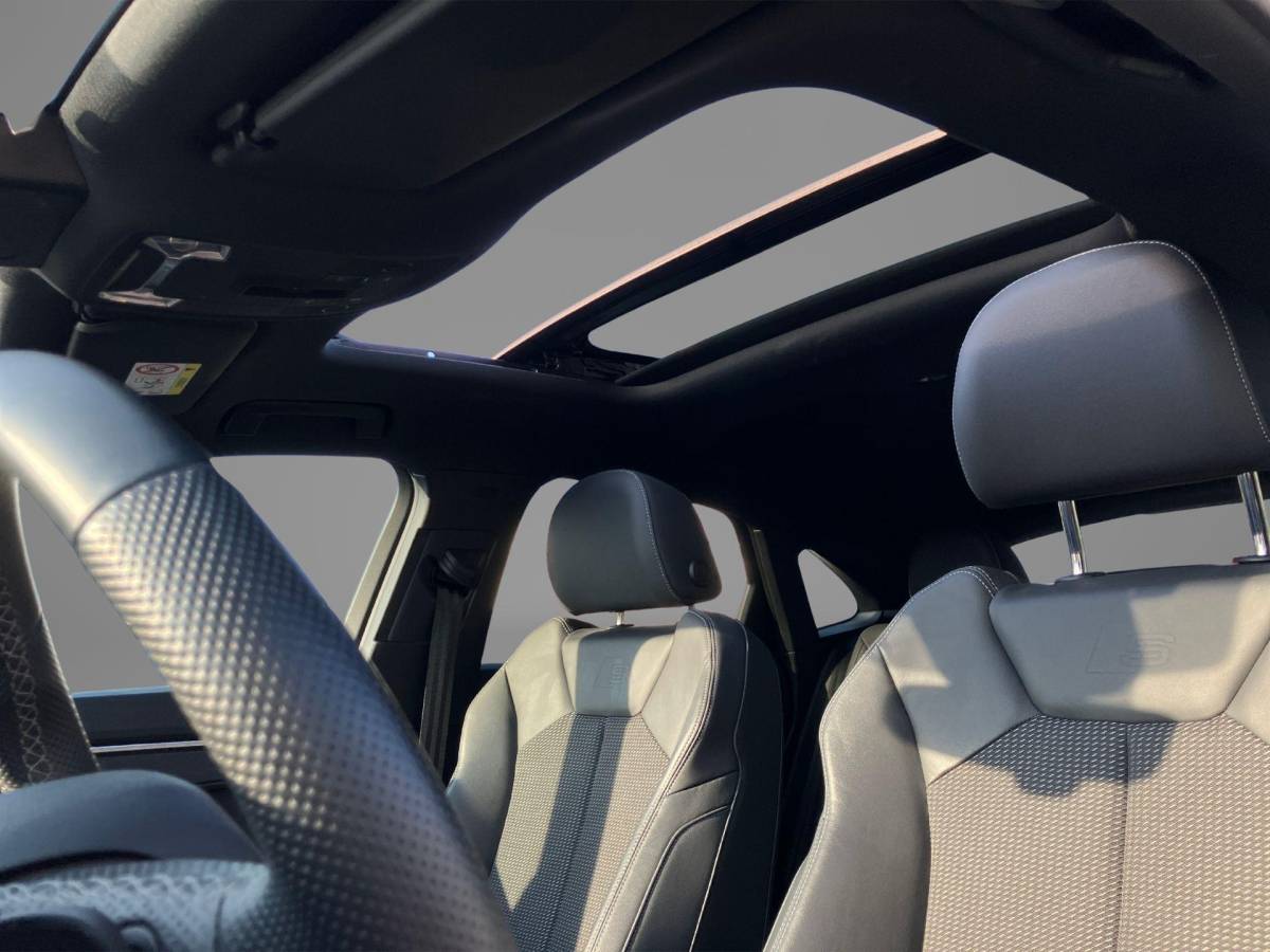 Audi Q3 Audi Q3 Sportback 45 TFSIe 180KW/245PK S Edition Panoramadak · Camera + parkeersensoren · Apple/Android Car Play ·