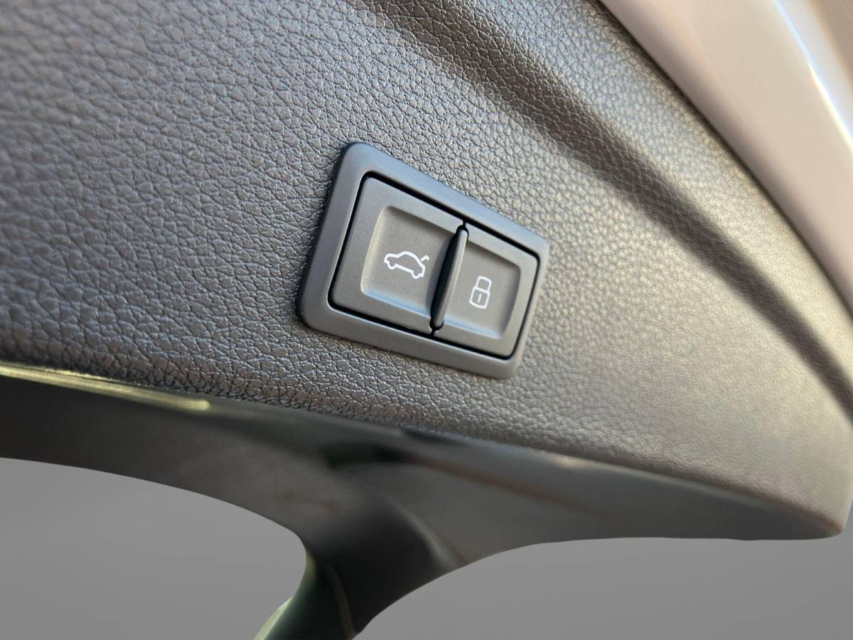 Audi Q3 Audi Q3 Sportback 45 TFSIe 180KW/245PK S Edition Panoramadak · Camera + parkeersensoren · Apple/Android Car Play ·