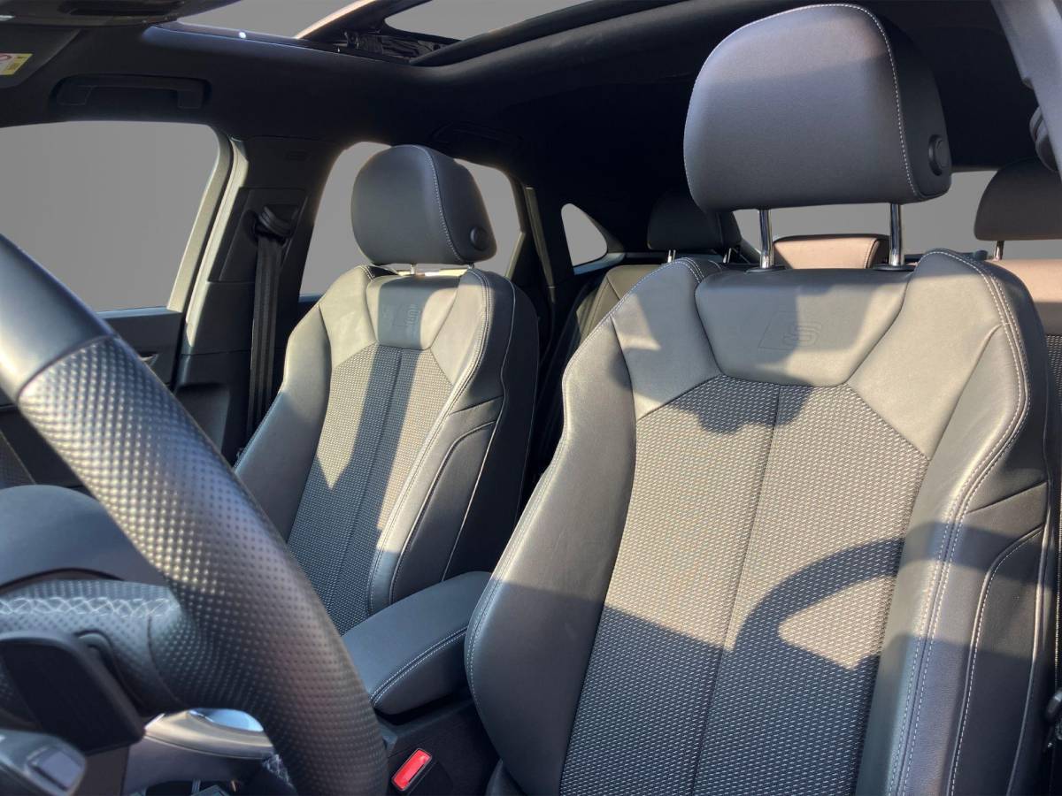 Audi Q3 Audi Q3 Sportback 45 TFSIe 180KW/245PK S Edition Panoramadak · Camera + parkeersensoren · Apple/Android Car Play ·