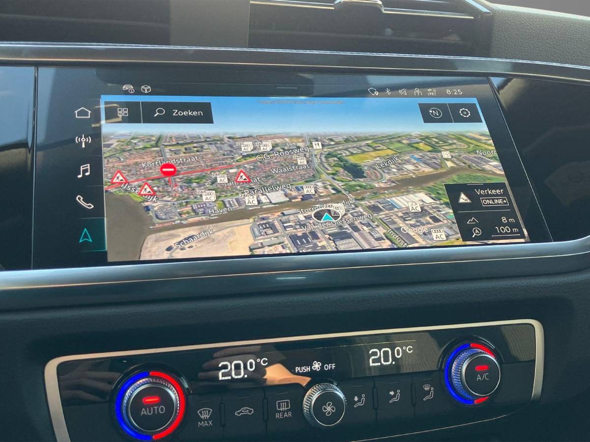 Audi Q3 Audi Q3 Sportback 45 TFSIe 180KW/245PK S Edition Panoramadak · Camera + parkeersensoren · Apple/Android Car Play ·