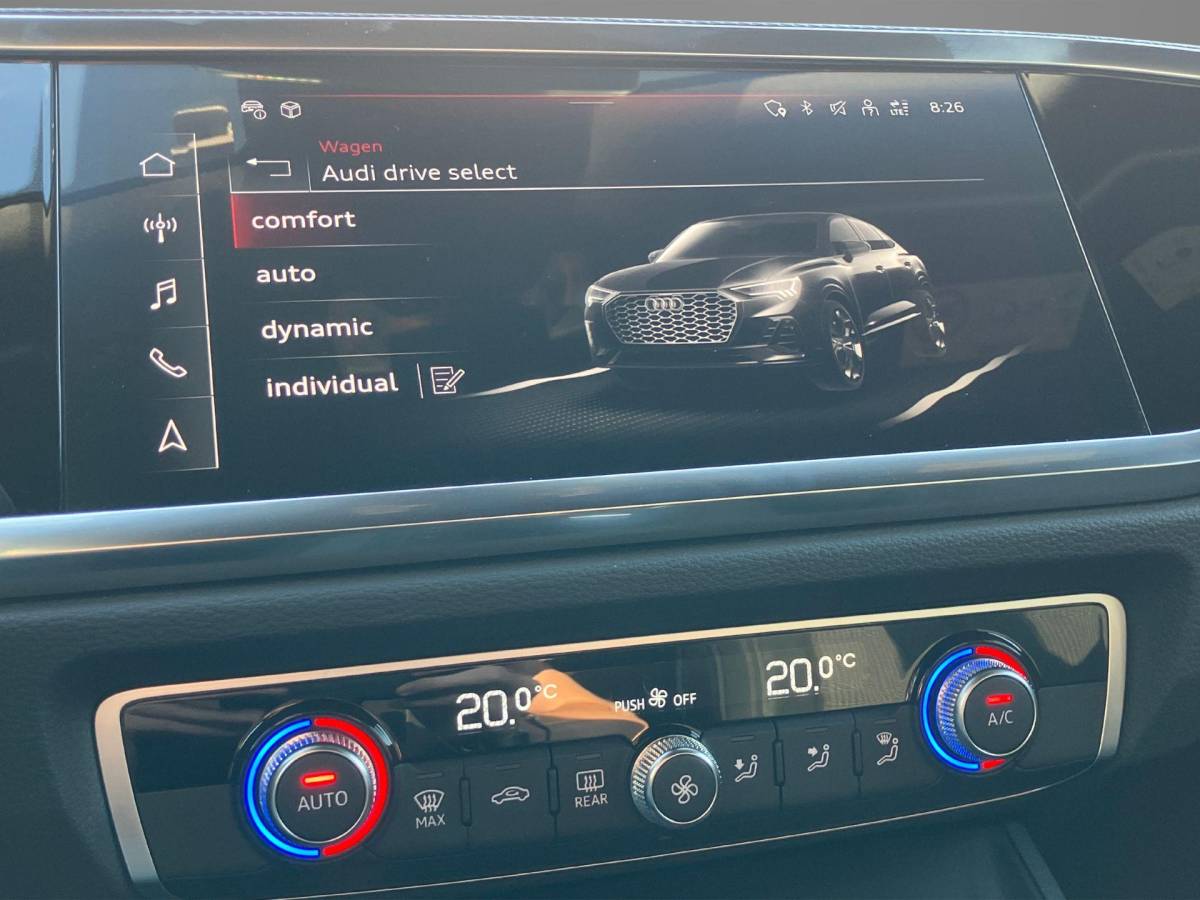 Audi Q3 Audi Q3 Sportback 45 TFSIe 180KW/245PK S Edition Panoramadak · Camera + parkeersensoren · Apple/Android Car Play ·