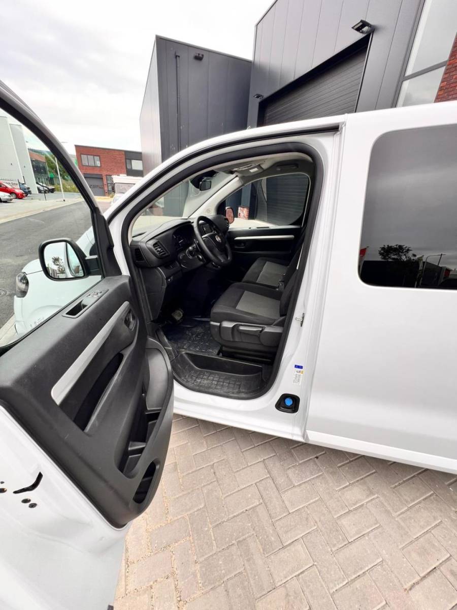 Fiat Scudo Fiat Scudo 2.0 MultiJet 180 L3 DC 180 pk dubbele cabine camera 6 pers.