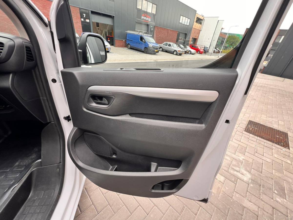 Fiat Scudo Fiat Scudo 2.0 MultiJet 180 L3 DC 180 pk dubbele cabine camera 6 pers.