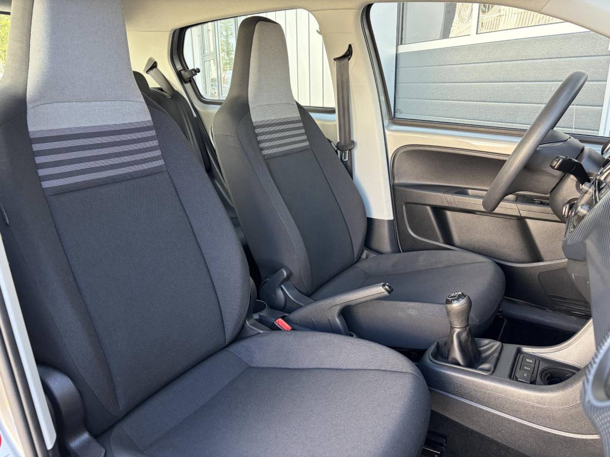 Volkswagen up! Volkswagen Up! 1.0 BMT move up! | Cruise | Airco | CV | Parkeer sensoren | Compleet onderhoud |