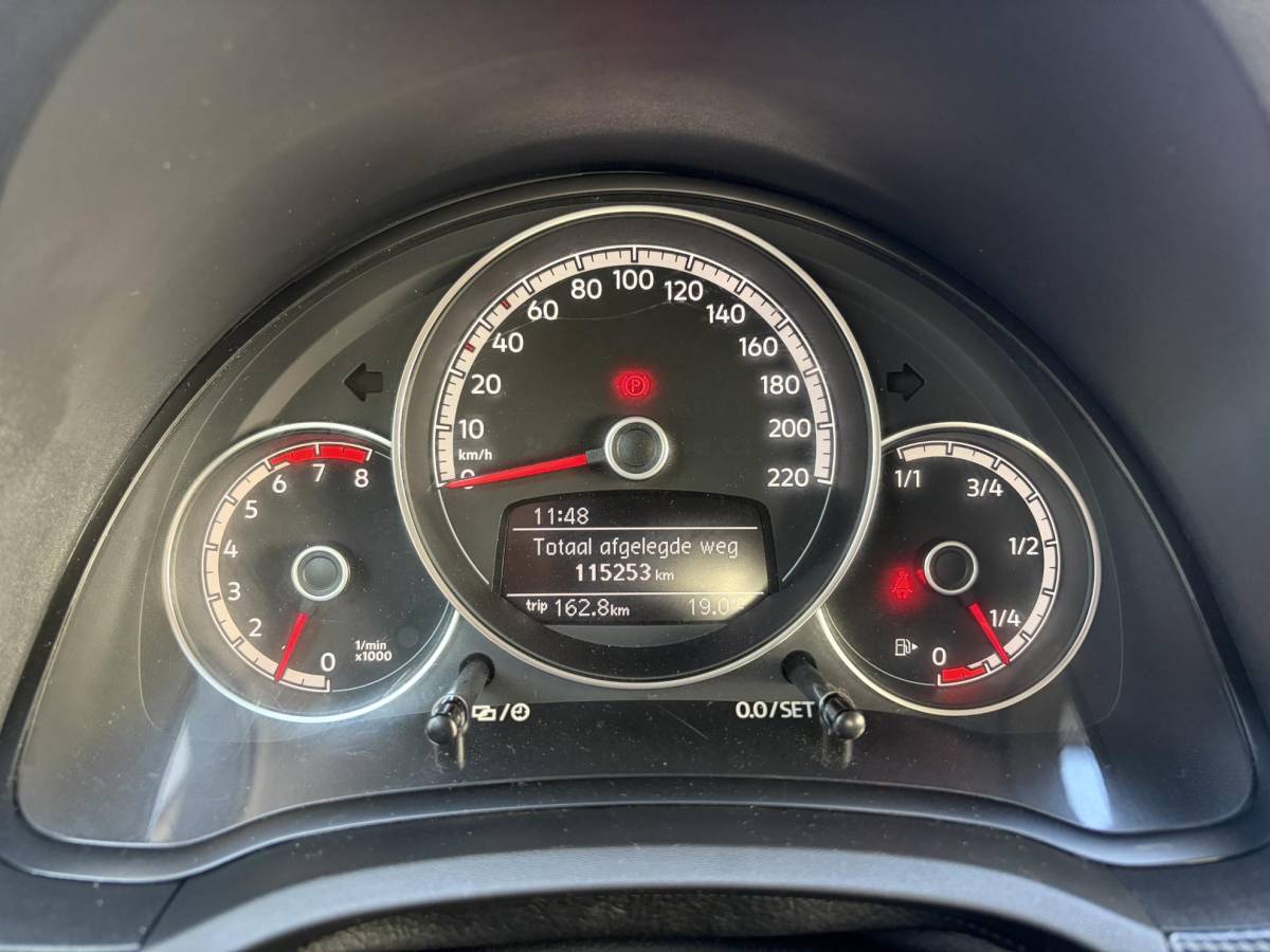 Volkswagen up! Volkswagen Up! 1.0 BMT move up! | Cruise | Airco | CV | Parkeer sensoren | Compleet onderhoud |