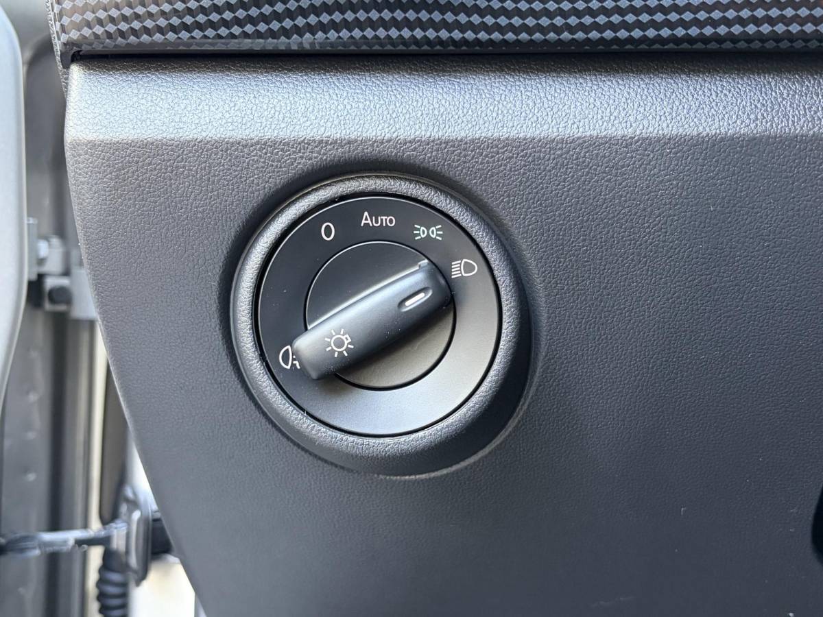 Volkswagen up! Volkswagen Up! 1.0 BMT move up! | Cruise | Airco | CV | Parkeer sensoren | Compleet onderhoud |