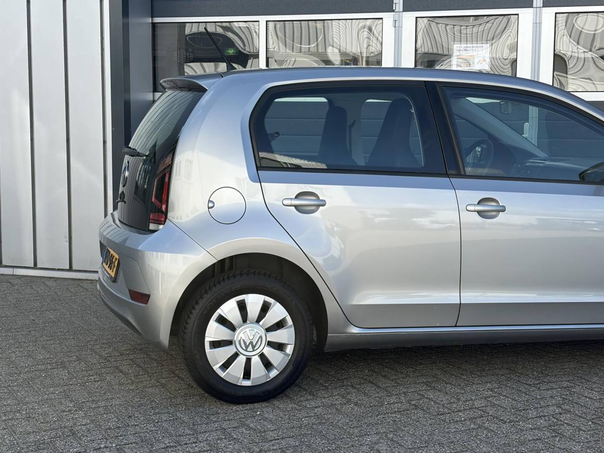 Volkswagen up! Volkswagen Up! 1.0 BMT move up! | Cruise | Airco | CV | Parkeer sensoren | Compleet onderhoud |