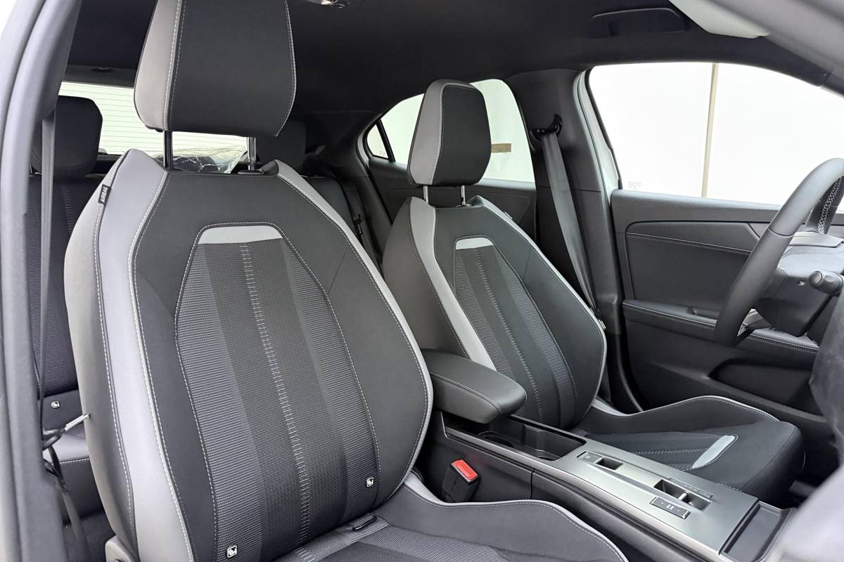 Opel Mokka Opel Mokka 1.2 Turbo Hybrid GS | Automaat | Stoelverwarming | Stuurverwarming | Apple carplay/Android auto | Camera | 18” lichtmetalen velgen