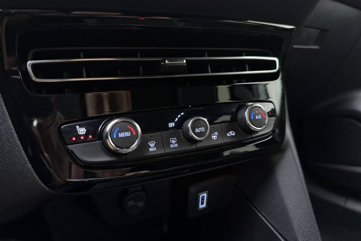 Opel Mokka Opel Mokka 1.2 Turbo Hybrid GS | Automaat | Stoelverwarming | Stuurverwarming | Apple carplay/Android auto | Camera | 18” lichtmetalen velgen