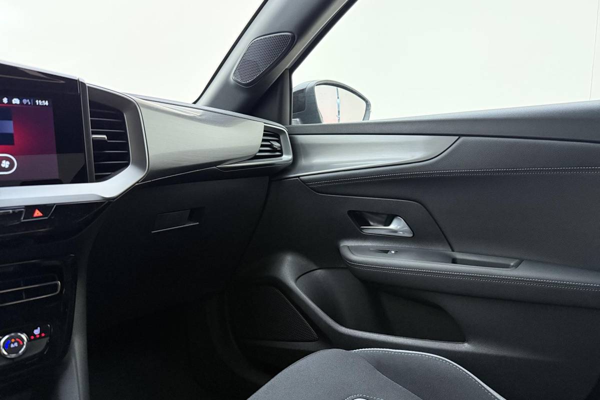Opel Mokka Opel Mokka 1.2 Turbo Hybrid GS | Automaat | Stoelverwarming | Stuurverwarming | Apple carplay/Android auto | Camera | 18” lichtmetalen velgen