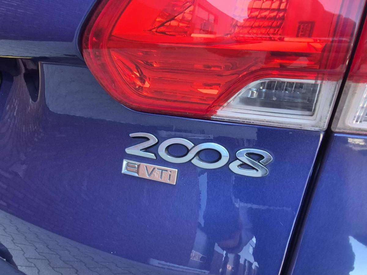 Peugeot 2008 Peugeot 2008 1.2 PureTech Style pano dak LED