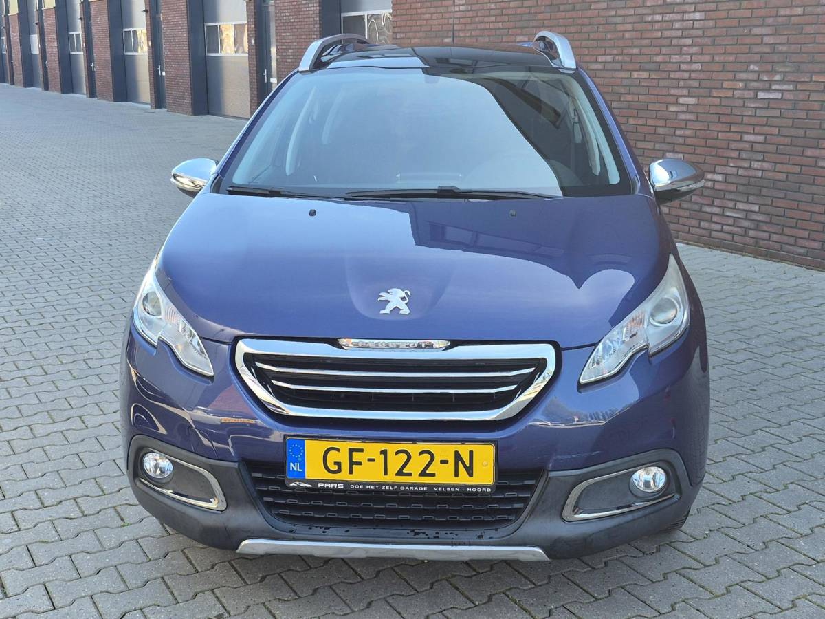 Peugeot 2008 Peugeot 2008 1.2 PureTech Style pano dak LED
