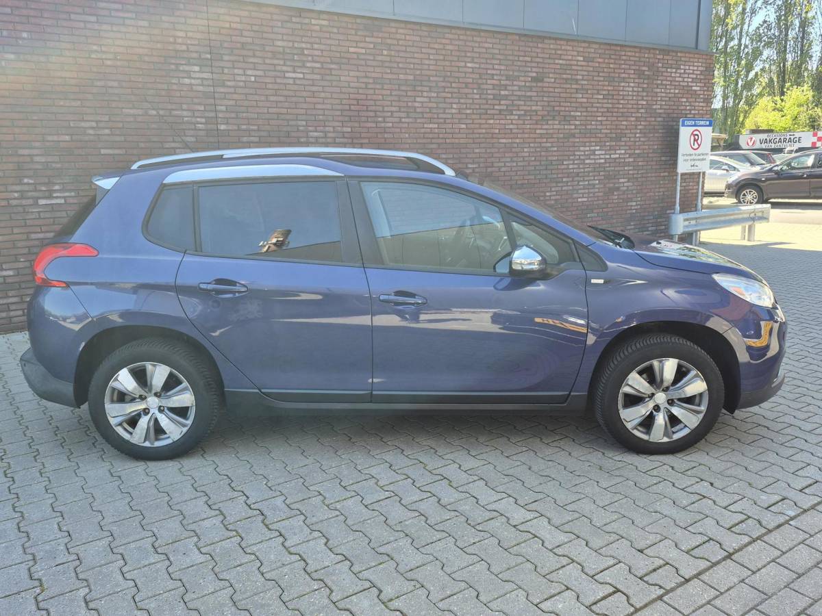 Peugeot 2008 Peugeot 2008 1.2 PureTech Style pano dak LED
