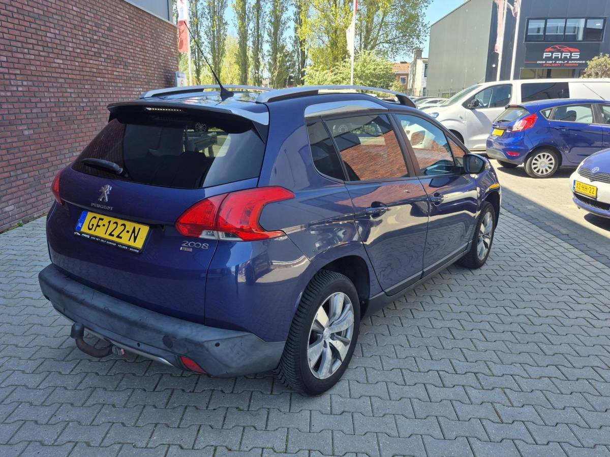 Peugeot 2008 Peugeot 2008 1.2 PureTech Style pano dak LED