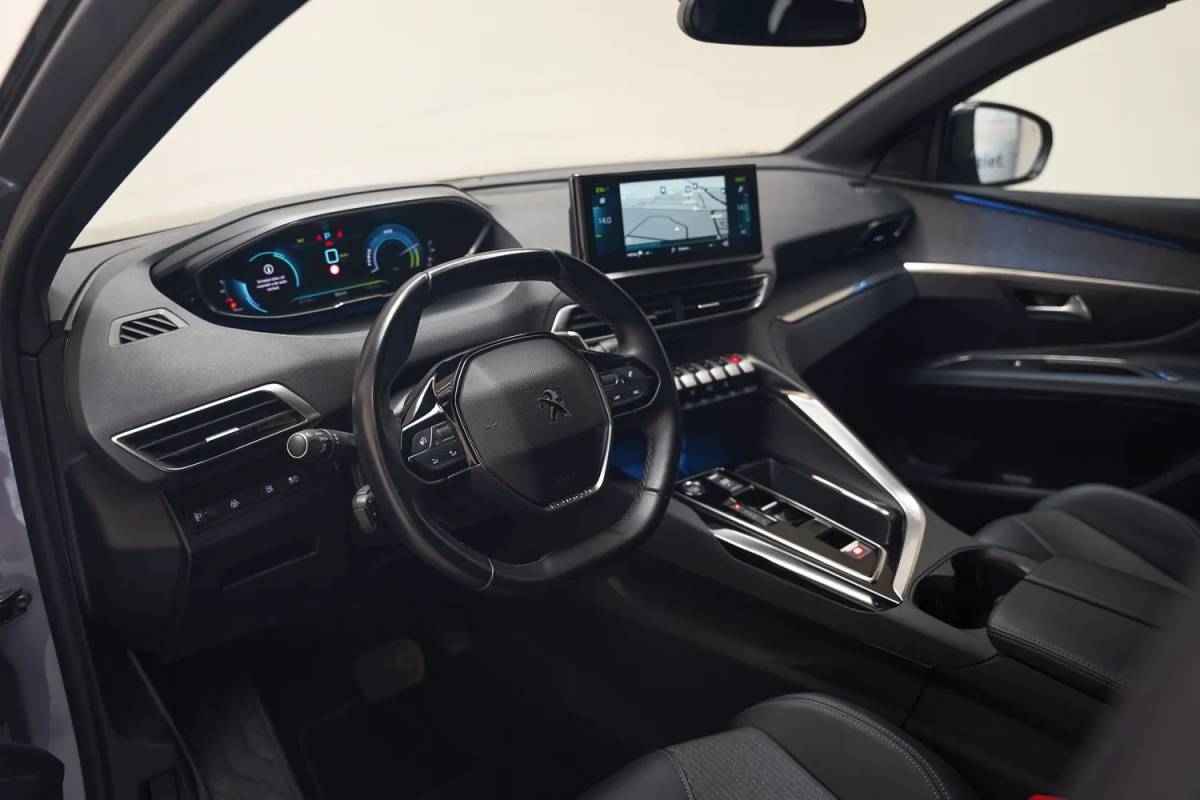 Peugeot 3008 Peugeot 3008 1.6 HYbrid 225pk Allure Aut.[ Clima / ECC Navi Apple / Android Camera ]