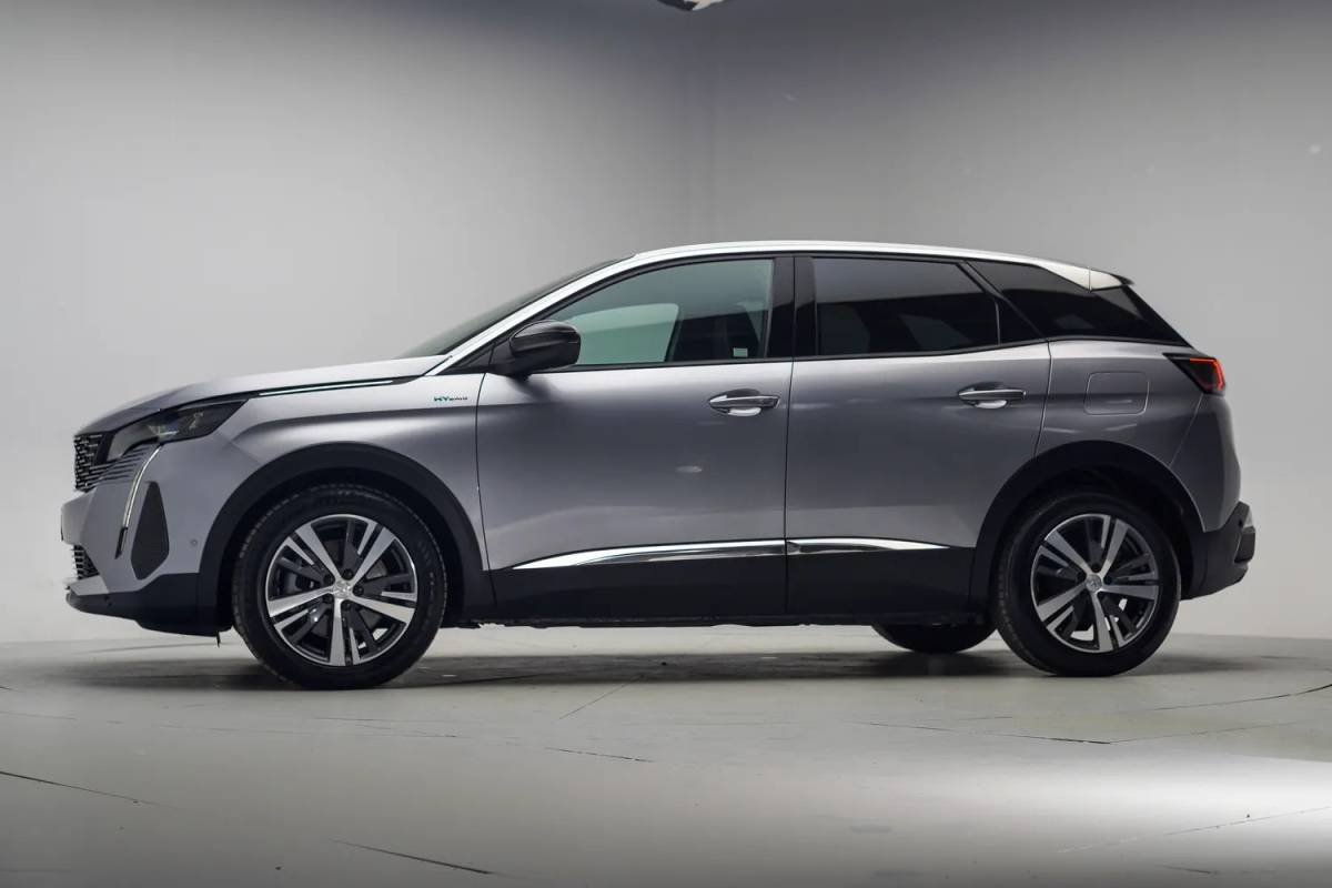 Peugeot 3008 Peugeot 3008 1.6 HYbrid 225pk Allure Aut.[ Clima / ECC Navi Apple / Android Camera ]