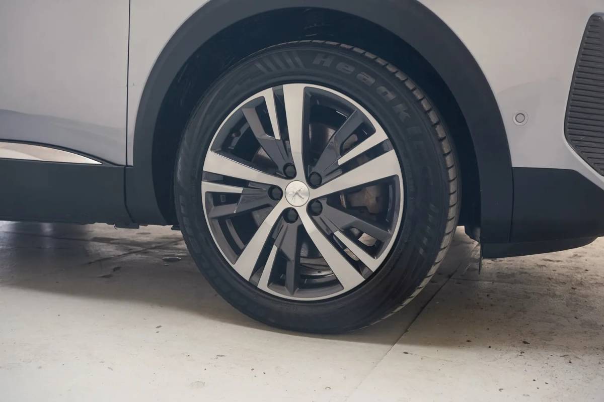 Peugeot 3008 Peugeot 3008 1.6 HYbrid 225pk Allure Aut.[ Clima / ECC Navi Apple / Android Camera ]