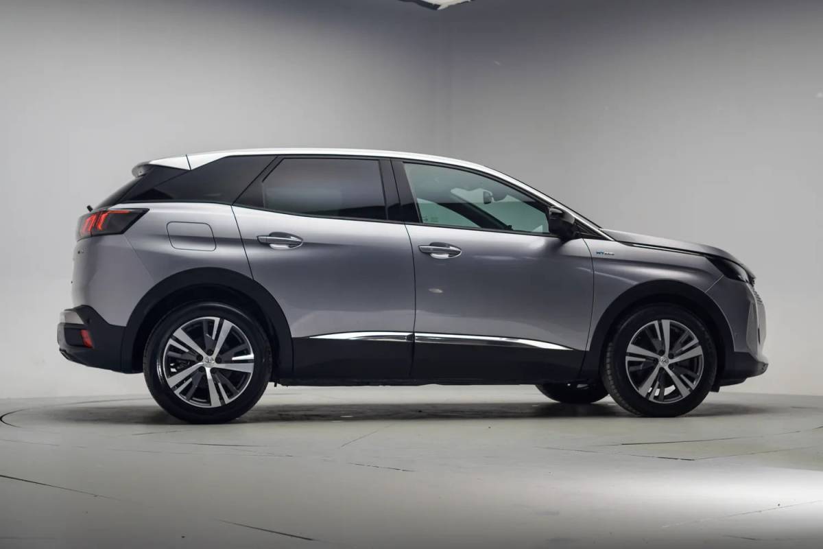 Peugeot 3008 Peugeot 3008 1.6 HYbrid 225pk Allure Aut.[ Clima / ECC Navi Apple / Android Camera ]