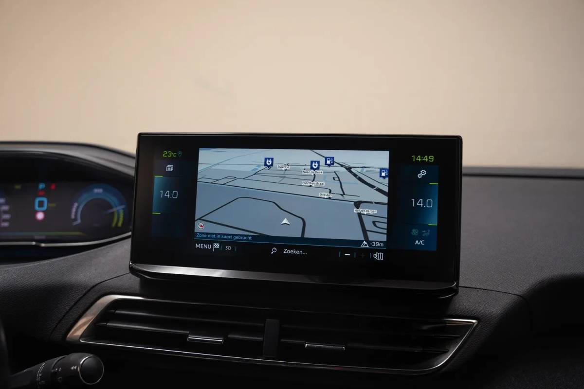 Peugeot 3008 Peugeot 3008 1.6 HYbrid 225pk Allure Aut.[ Clima / ECC Navi Apple / Android Camera ]