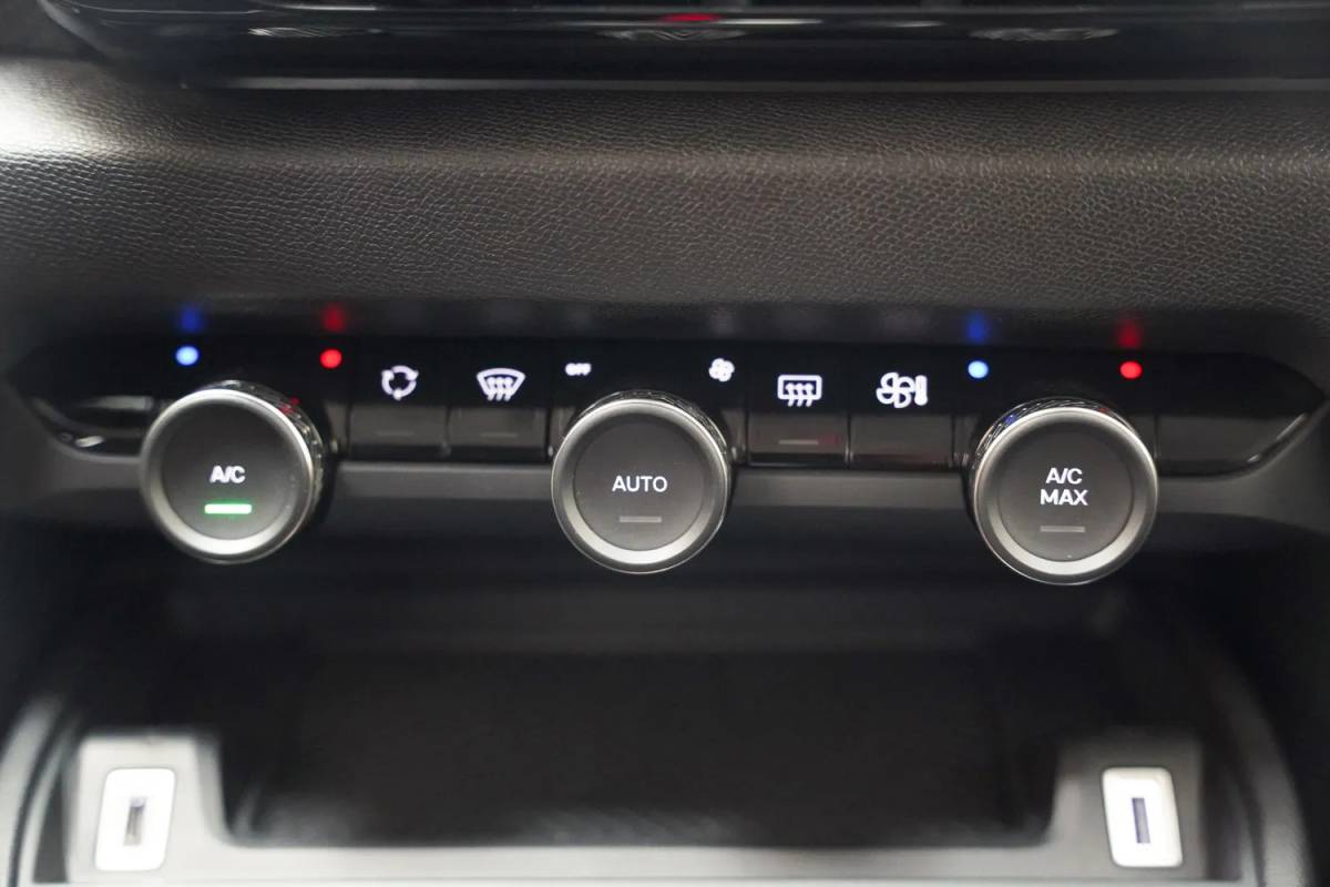 Citroën ë-C4 Citroen e-C4 You 50kWh 3-fase [ LED Navi Camera Climate ]
