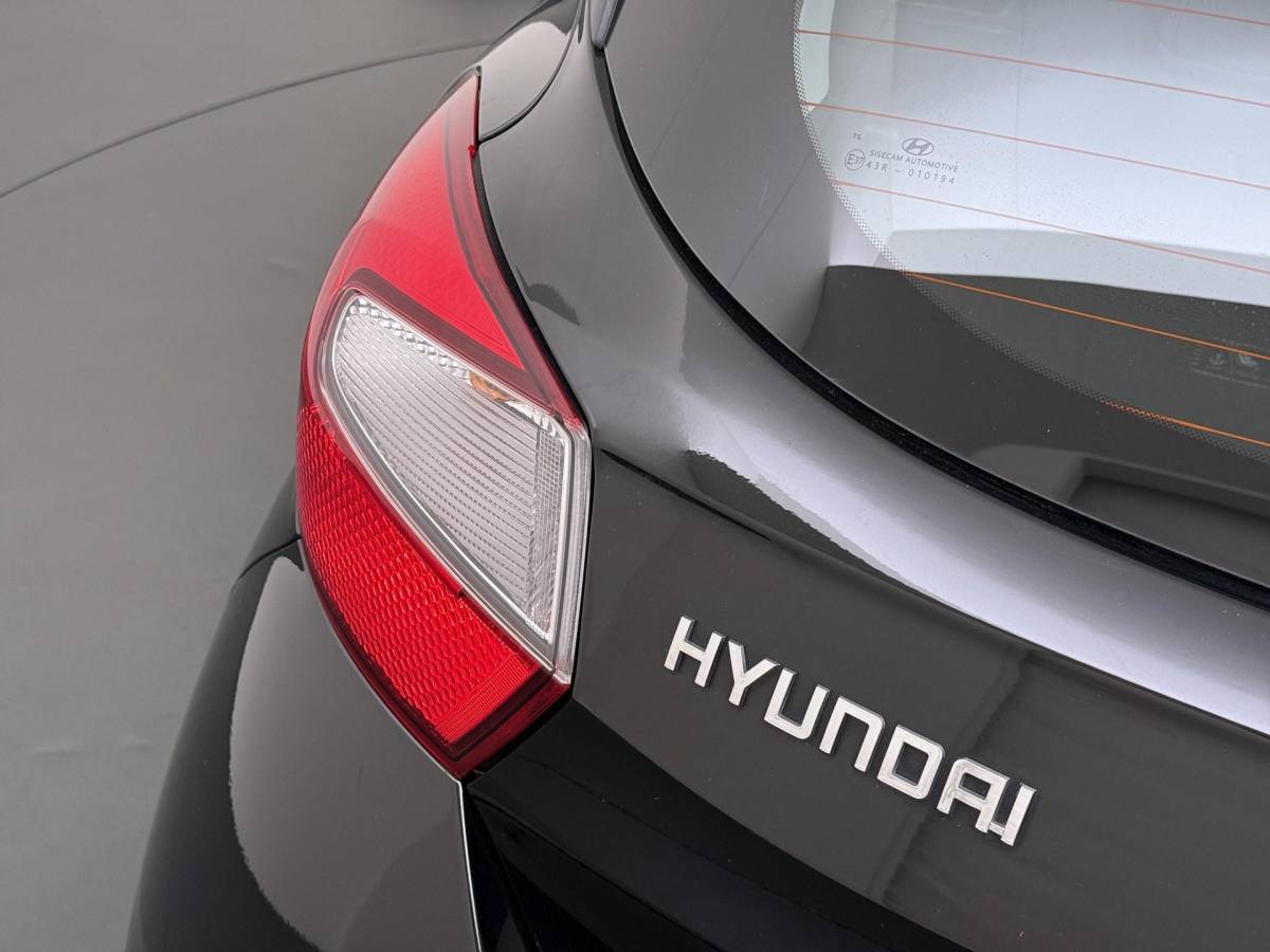 Hyundai i10 Hyundai i10 1.0 Premium Stoel En Stuurverwarming | Camera | Climate Control | Apple Carplay & Android Auto