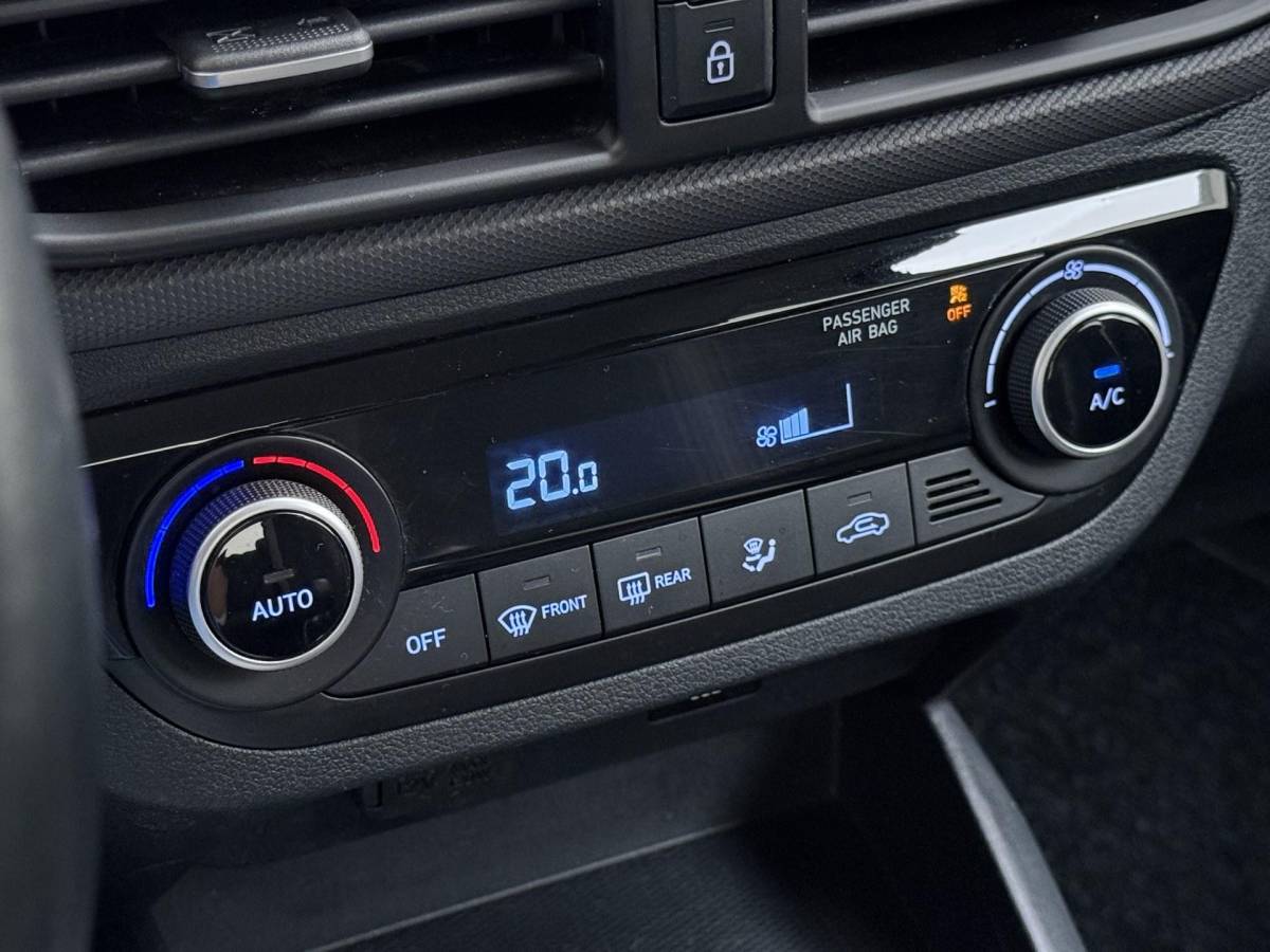 Hyundai i10 Hyundai i10 1.0 Premium Stoel En Stuurverwarming | Camera | Climate Control | Apple Carplay & Android Auto