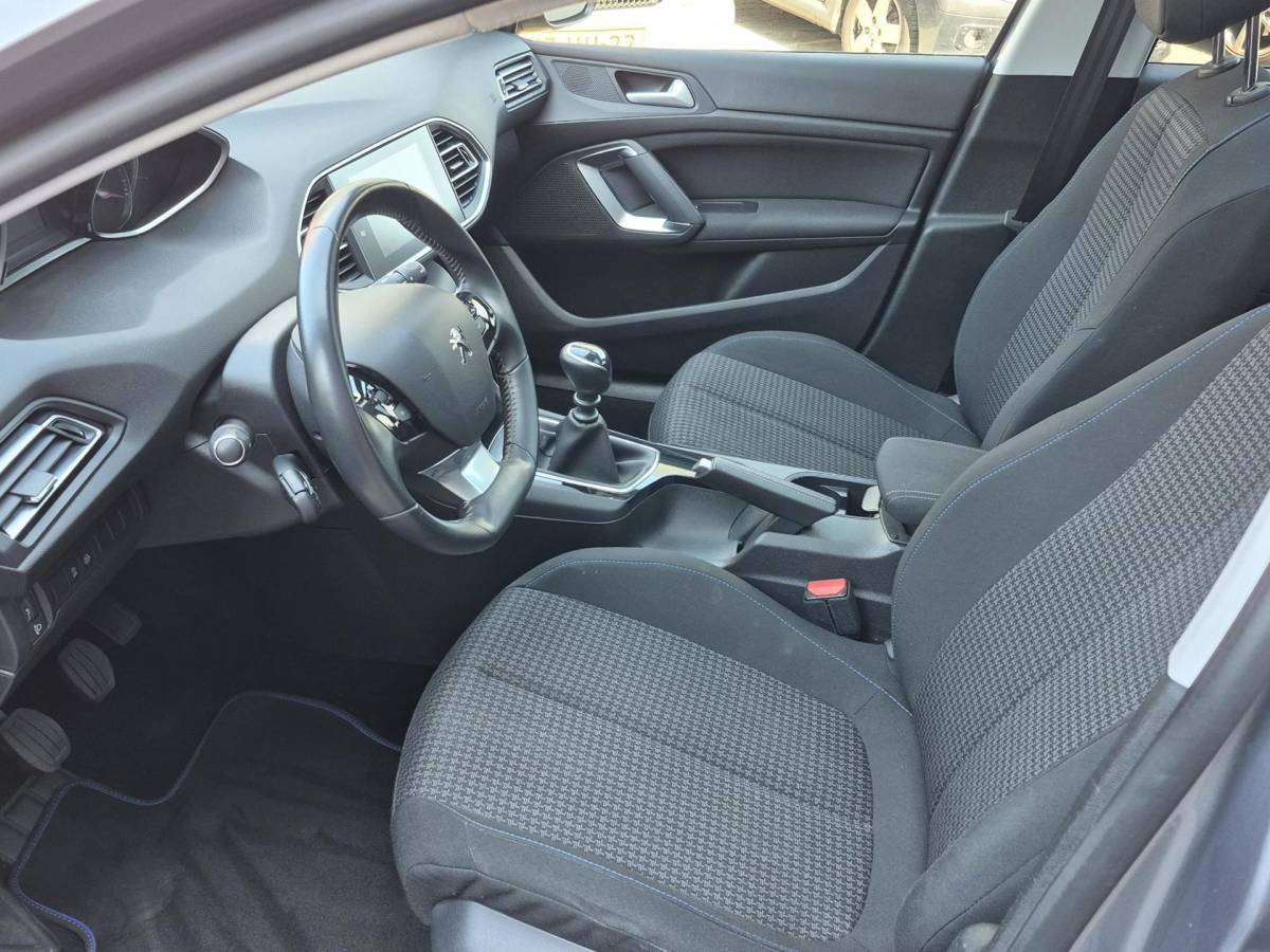 Peugeot 308 Peugeot 308 1.2 PureTech Allure LED/PANO/