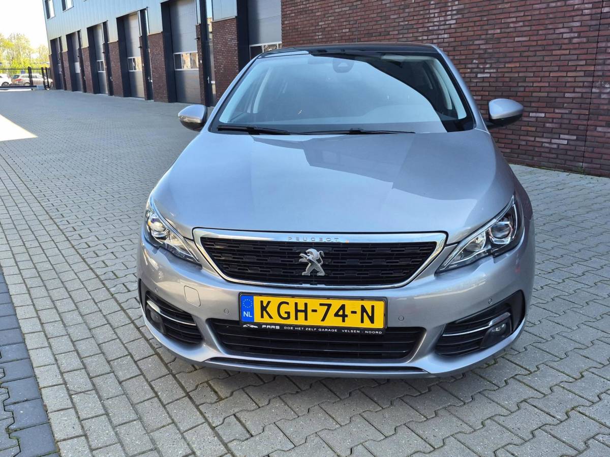 Peugeot 308 Peugeot 308 1.2 PureTech Allure LED/PANO/